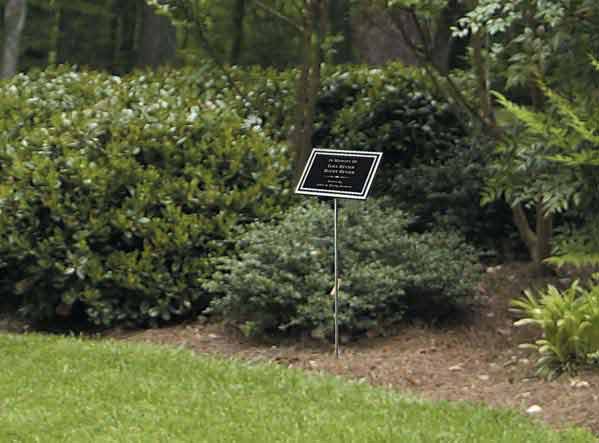 Cast Aluminum Plaque/Stake Mount